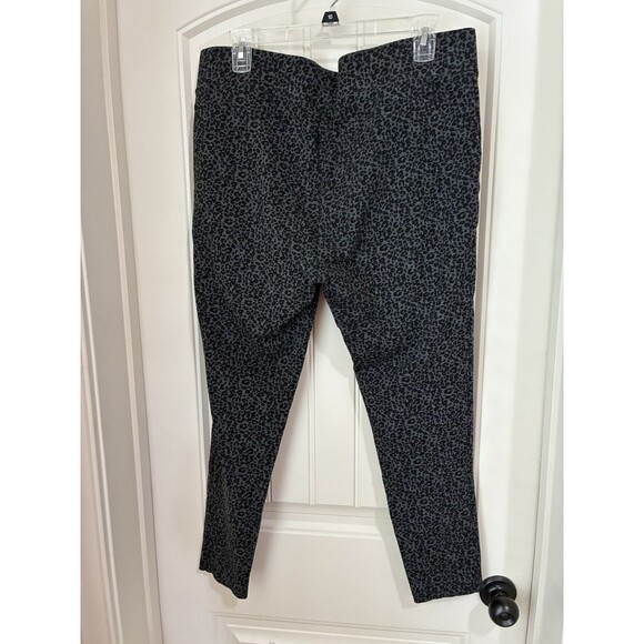 Loft XL Pull on Pants Leggings Gray Black Animal Print Leopard - Picture 2 of 2